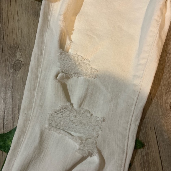 White Ripped Jeans! - Picture 6 of 7